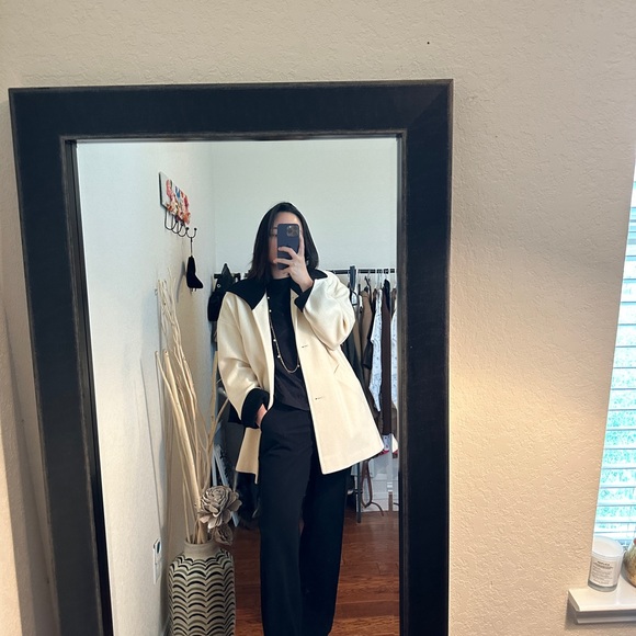 Elegant Cream Women's Wool Coat - Picture 5 of 6